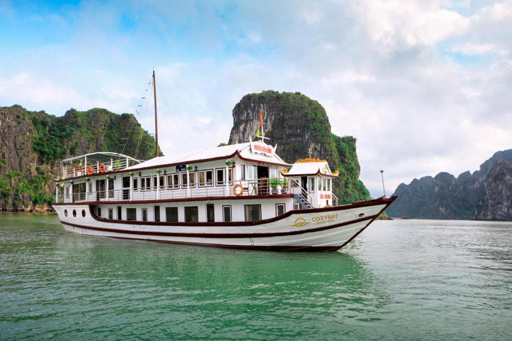 Cozy Bay Classic Cruise - 2 Days 1 Night Tour From Hanoi