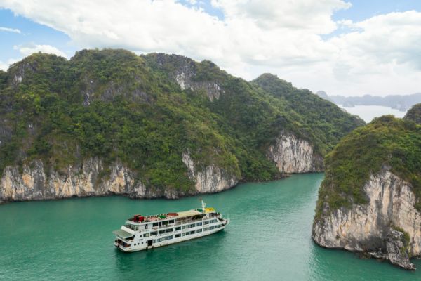 La Regina Royal Halong Bay Overnight Cruise (2D1N or 3D2N)