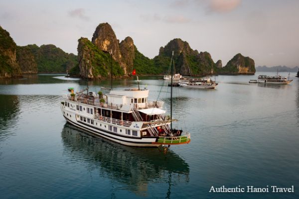 Garden Bay Classic Legend Cruises Bai Tu Long Bay 2D1N