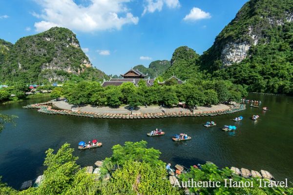 1 Day Luxury Tour to Ninh Binh: Hoa Lu Trang An Mua Cave