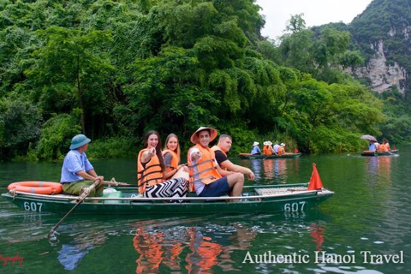 1 Day Luxury Tour in Bai Dinh Pagoda & Trang An Ecotoursim