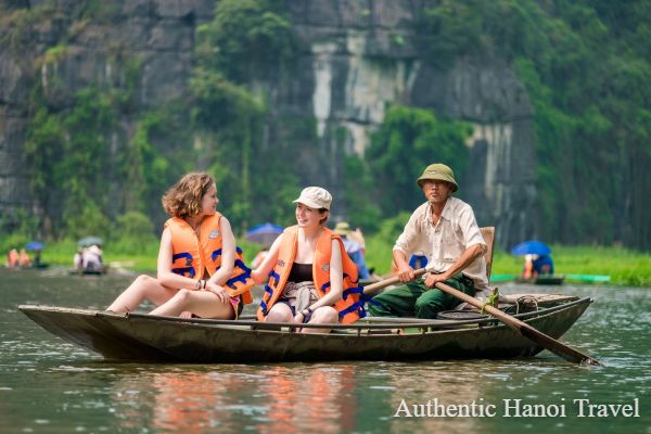 Ninh Binh Private Tour: Hoa Lu Tam Coc 1 Day Tour from Hanoi