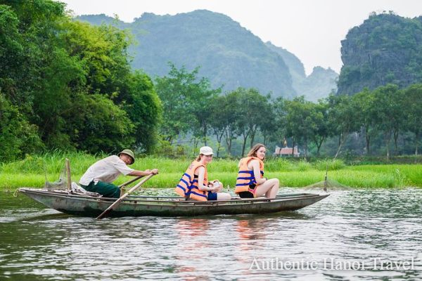 Ninh Binh Day Tour - Tam Coc – Local Family – Cycling – Hoa Lu - Group 9 by Limousine