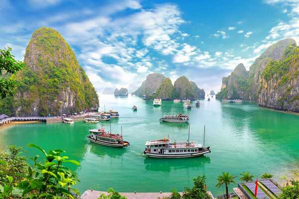 BEST SELLING VIETNAM TOUR FROM HANOI TO SAIGON