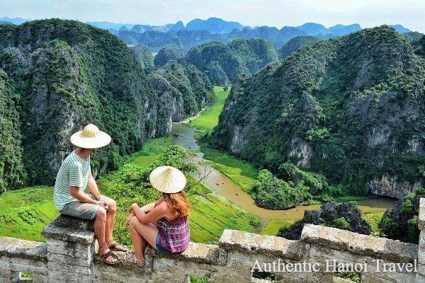 Ninh Binh Day Tour - Mua Cave - Tam Coc – Local Family – Cycling – Hoa Lu - Group 9 by Limousine