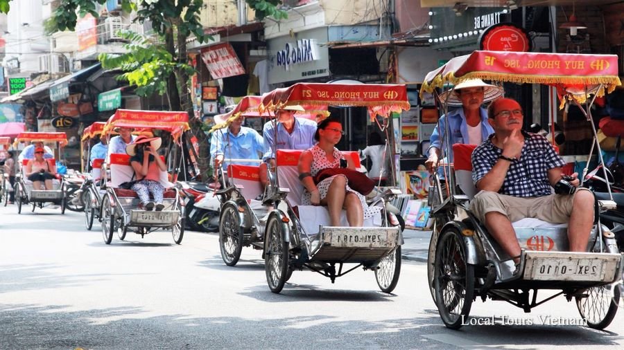 SPECIAL PACKAGE TOUR + CYCLO + FOOD TOUR + TRAIN STREET