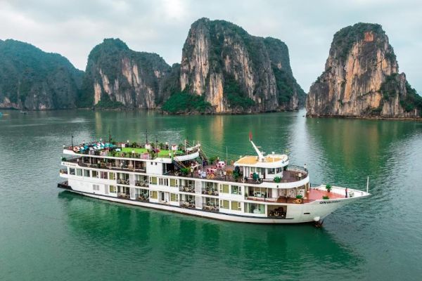 Aquamarine Luxury Overnight Cruise in Halong Bay (2D1N or 3D2N)