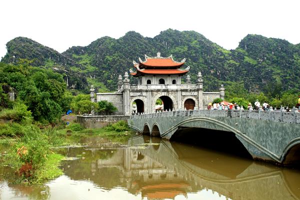 Hoa Lu Temples